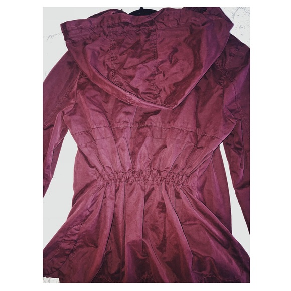 Red jacket - Picture 4 of 4